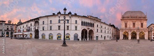 Brescia, piazza Loggia a 180 gradi