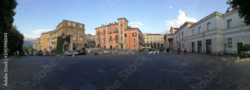 Panoramica della piazza Andrea D'Isernia