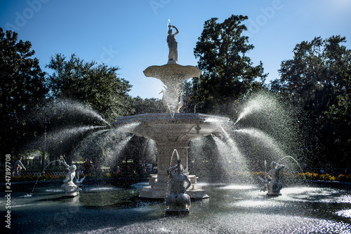 fountain at forsyth park savanah 