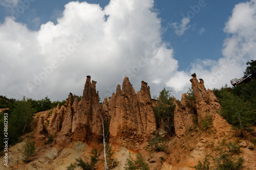 formacje skalne Diavoli Varos w Serbii