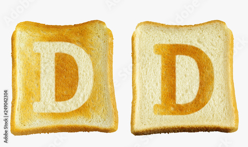 トーストに白い大文字のDと白いパンに大文字のDの焼き目が入った2枚のパン