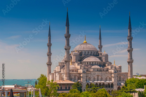 View of the Blue Mosque (Sultanahmet Camii) in Istanbul, Turkey.