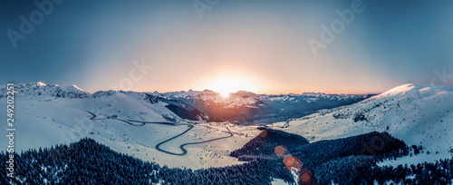 Panorama des Pyrénées au Coucher de soleil