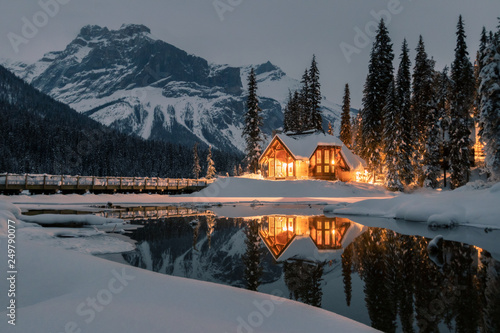 Emerald Lake Lodge is the only property on secluded Emerald Lake,surrounded by breathtaking Rocky Mountains,Yoho National Park,