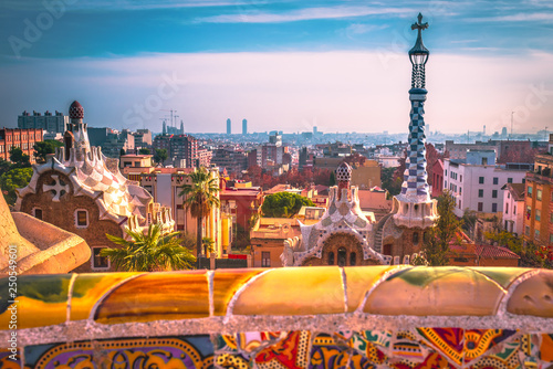 Park Guell en Barcelona, España, símbolo del turismo.