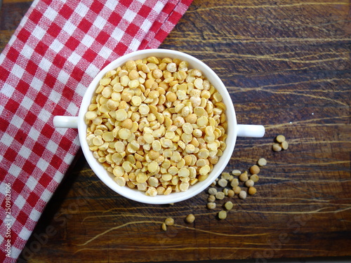 Yellow split peas used to make soup and pease pudding