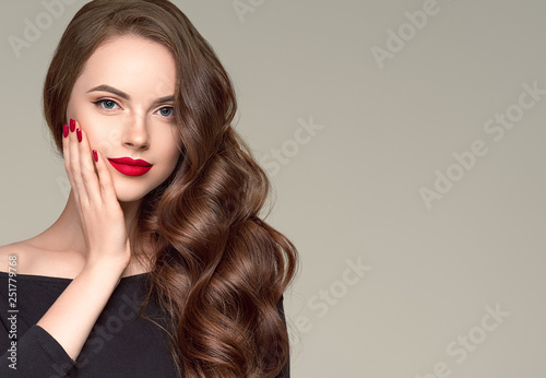 Beautiful hair woman long brunette hairsstyle healthy skin