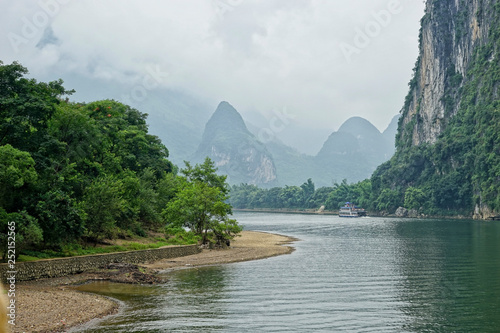 Guilin, Day li River, cruise, Karst, montain, sugarloaf, yangshuo, china, asia