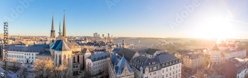 Widok z lotu ptaka Luksemburg w zimowym ranku