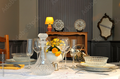 Rich set table