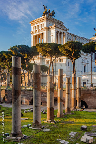 Wiktoriański zabytek buduje w Rzym