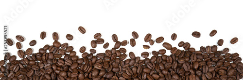 Porozrzucane ziarna kawy