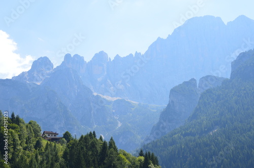 Titre : Dans les Dolomites, Italie-39