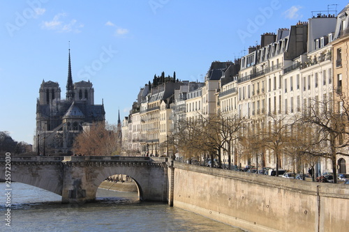 Quais de Seine et Notre-Dame