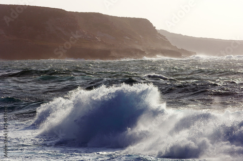 mareggiata di Maestrale sulla costa dell'Isola di san Pietro in Sardegna