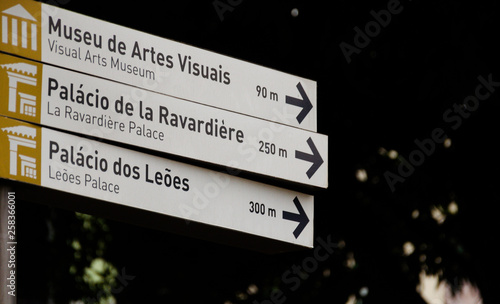 Placas indicativas no centro histórico de São Luis,MA