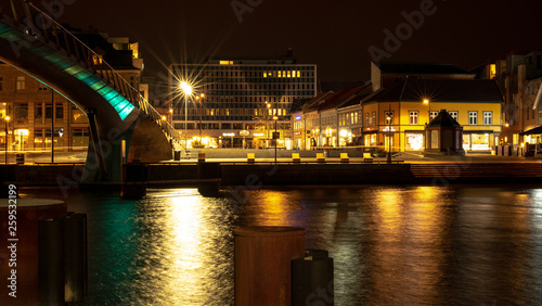 Fredrikstad, starówka, old city, gamlebyen, bridge, zwodzony most, noc, night, natt, light, światła miasta, city, byen, Norwegia, Norge, Norway, Skandynawia, Scandinavia