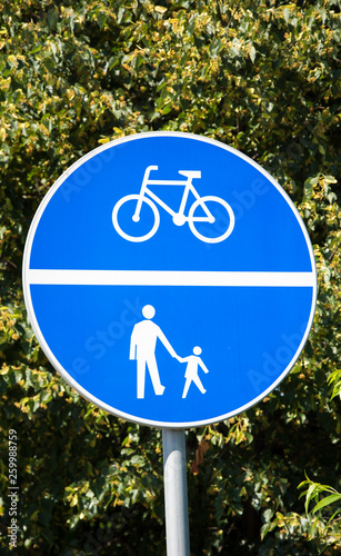 Znak drogowy Ścieżka pieszo rowerowa