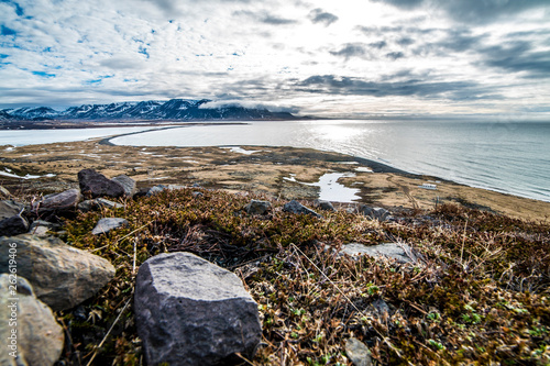 Islandia paisaje nieve lago cascada geiser