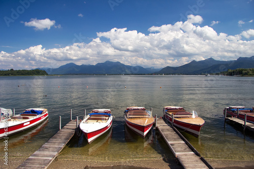 Boote am Chiemsee in Bayern