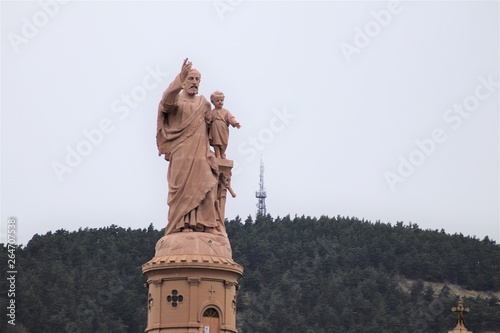 Village de Espaly Saint Marcel en Haute Loire - Statue Saint Joseph de Bon Espoir