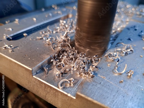 Milling machine, metal machining, aluminum and steel.