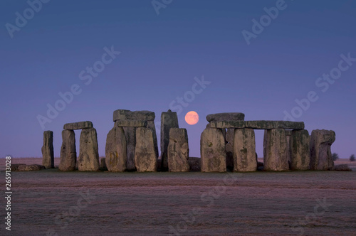 europe; UK, England, Wiltshire, Stonehenge winter moon