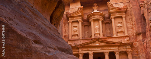 El Tesoro (The Treasury, en árabe Al Khazneh), Cañón As-Siq, Petra, Jordania, Oriente Medio