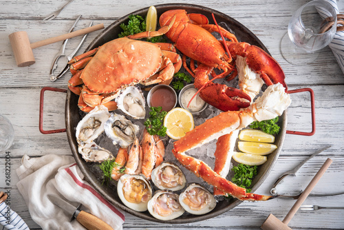 gorgeous seafood platter image