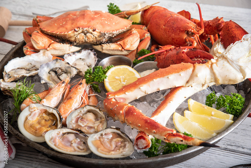 gorgeous seafood platter image