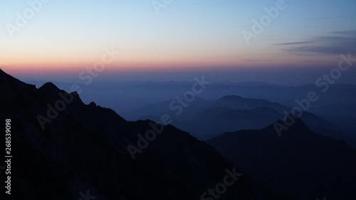 大山山頂からの夜明け