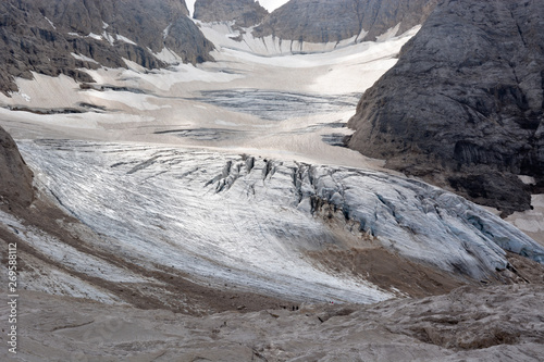 La riduzione per il cambio climatico del ghiacciaio della Marmolada