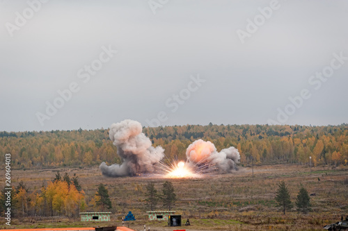 Explosion of thermite bomb from Solncepek launcher