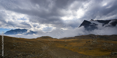 nuvole minacciose al colle del Nivolet, nel parco nazionale del Gran Paradiso