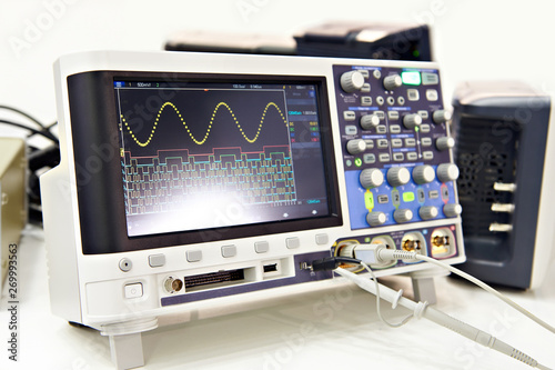 Mixed signal oscilloscope