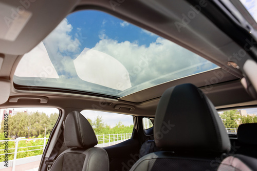 Panoramic sunroof in a car