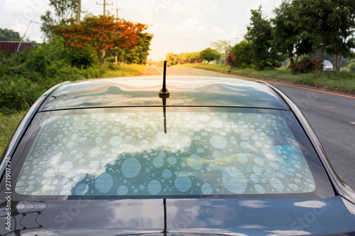 Non-standard auto-exposure glass filters cause bubbles to interfere with vision.