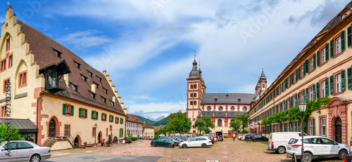 Amorbach, Schlossplatz und Klosterkirche