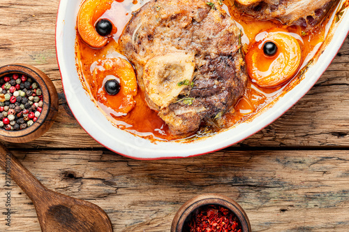 Ossobuco, beef with apricot