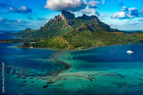 Bora Bora Polinezja Francuska Paradise Island panorama ptaka