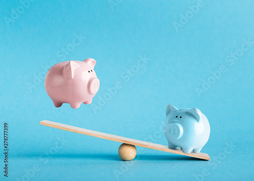 Comparison of two variants of investing money with piggy banks