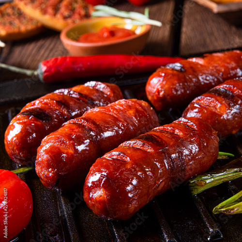 Chili chorizo ​​sausage with tomato bruschetta