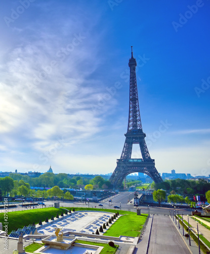 A view of the Eiffel Tower from the Jardins du Trocadero in Paris, France.