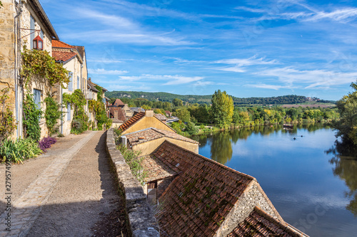 Village houses overlooking the Dordogne River in Beynac-et-Cazenac, Dordogne, France