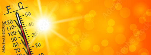 Sommer Sonne Hitze Bokeh Hintergrund mit Thermometer
