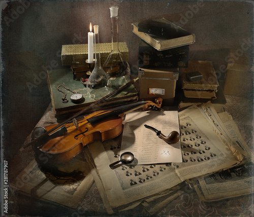 Violin, smoking pipe and other entourage of Sherlock Holmes