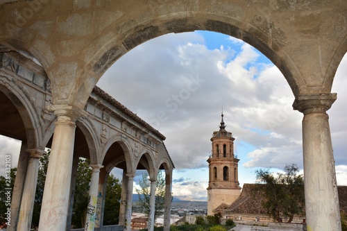 Vista de la torre de la Iglesia Mayor de Baza desde la Alcazaba, Granada, España