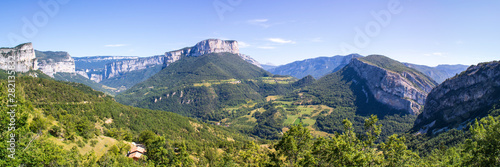 Panorama sur le massif du Vercors depuis le col de Toutes Aures, Choranche, Isère, France