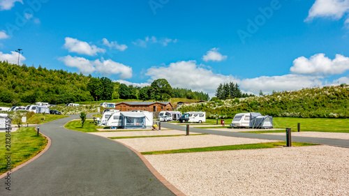 Red Kite Campsite, Llanidloes, Walia. Kemping dla przyczep kempingowych, samochodów kempingowych i kamperów zwiedzających środkową Walię w Wielkiej Brytanii