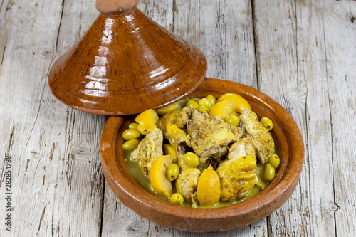 tajine de poulet au citron et olives